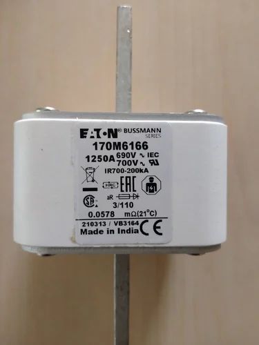 BUSS FUSIBLE SEMICONDUCTOR CERAMICA 1250A 690V 3/110 AR UC