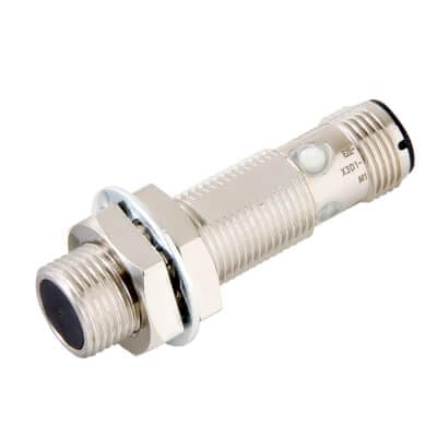 OMRON SENSOR DE PROXIMIDAD INDUCTIVO