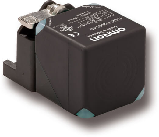 OMRON SENSOR INDUCTIVO