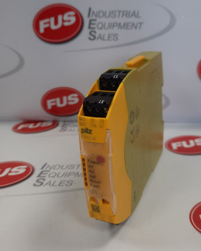 PILZ SAFETY RELAY 24 VDC 3 N/O 1 N/C 750102