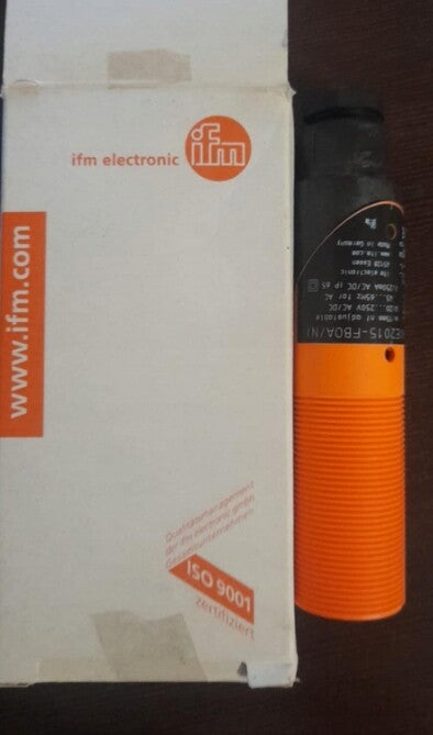 IFM EFECTOR SENSOR CAPACITIVO M30 20-250V AC/DC KI0024