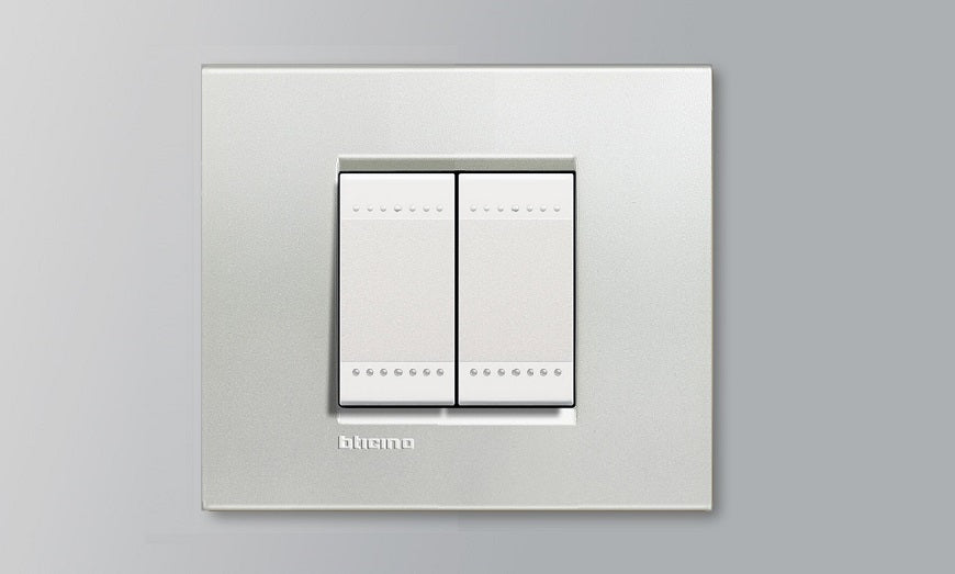 LIVING NOW PLACA COLOR BLANCO 4 MOD.