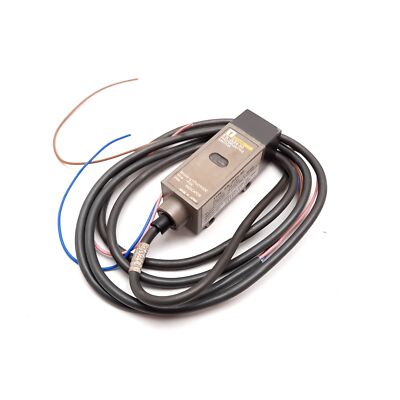 OMRON PHOTOELECTRIC SENSOR LASER TYPE 12-24VDC 2M