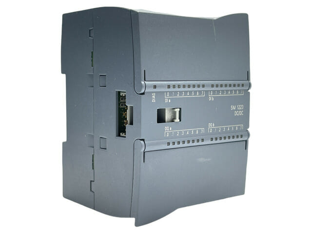 SIEMENS SIPLUS LOGO 230RCE -25 A 60C 8DI 4DO