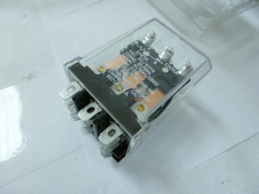 FINDER RELEVADOR ENCAPSULADO 10AMP 6VAC 2P2T 8PIN