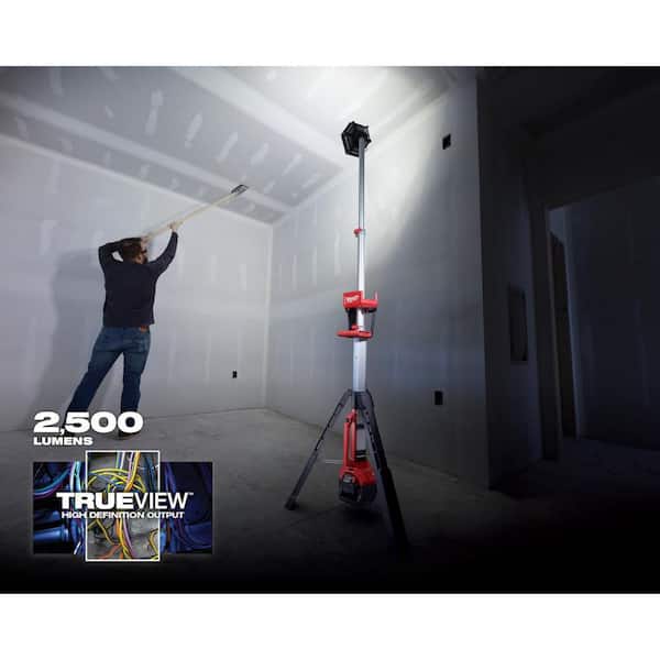 MILWAUKEE LAMPARA DE PEDESTAL DOBLE PODER M18T S/BATERIA