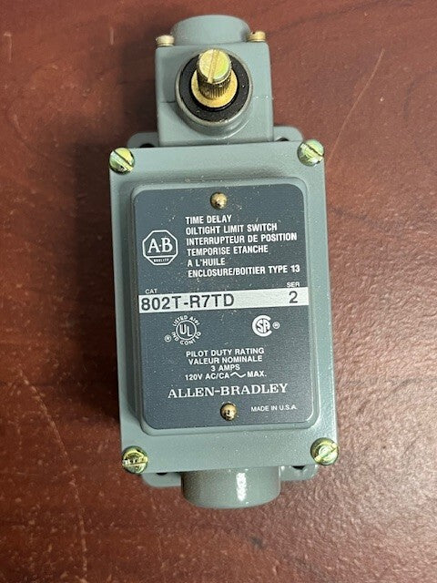 CUTLER INT DE LIMITE INDUSTRIAL SERIE 49 1NO-1NC 10AMP