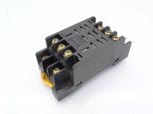 OMRON BASE P/RELEVADOR 11PIN