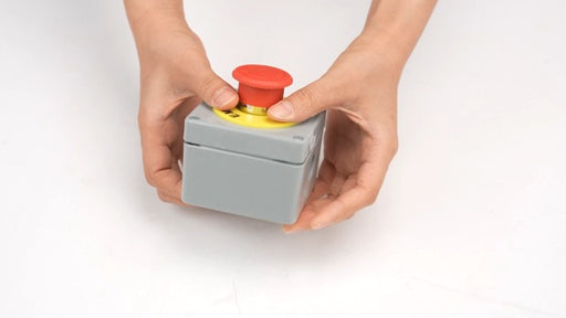 MOELLER BOTON PULSADOR HONGO C/"O" RETENIDO ROJO 216751