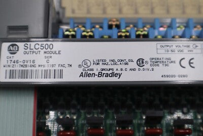 ALLEN-BRADLEY SLC-500 OTPUT MODULE 16-PTS 10-50 V