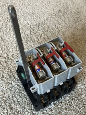ALLEN-BRADLEY DISCONNECT SWITCH FUSE 3P 30A 600VAC