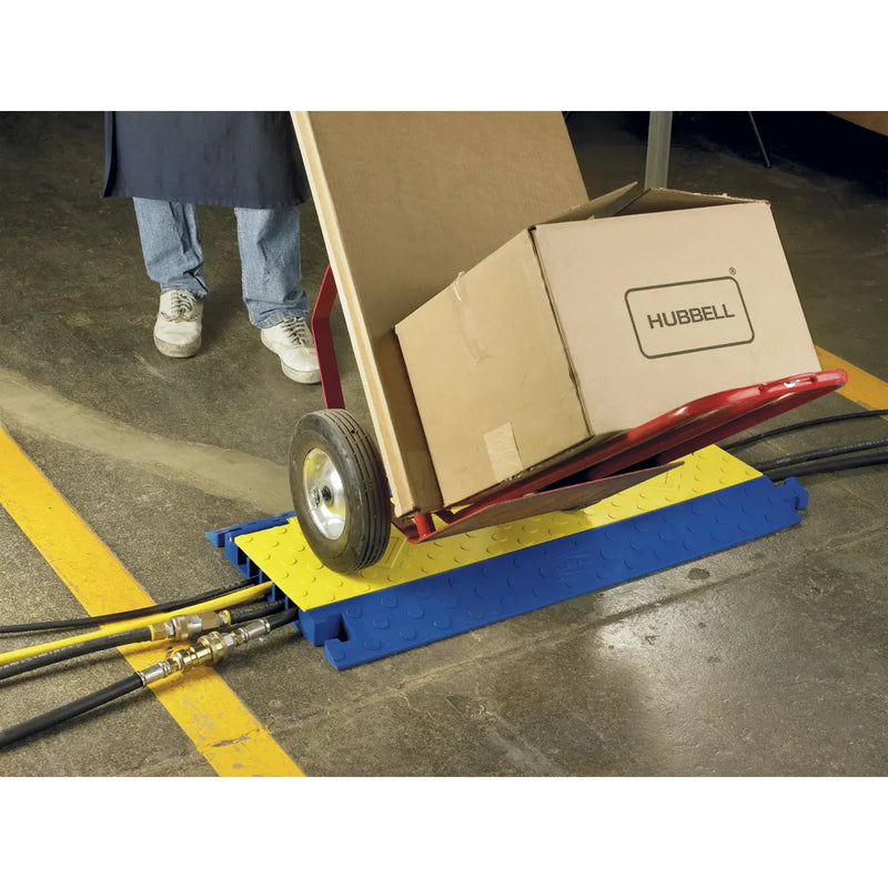 HUBBELL PROTECTOR PARA CABLE D/PISO 5 CNAL P/PEATON