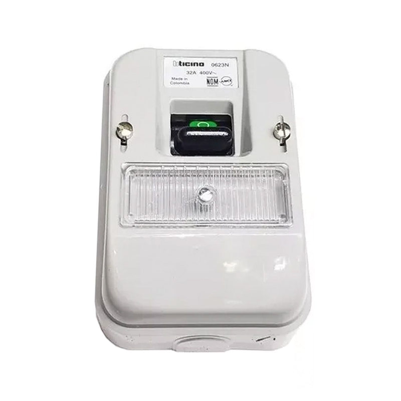 BTI INTERRUPTOR DE SOBREPONER 3P 1TIRO 32AMP