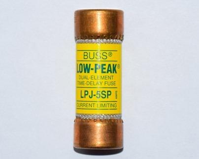 BUSS FUSIBLE DOBLE ELEM ACC-RET 5 AMPS 600V LPJ-5SP