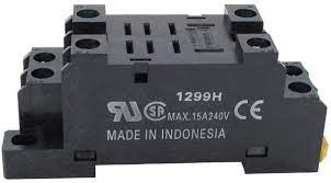 OMRON RELAY SOCKET 15AMP 240VAC 8P DIN/SCREW MOUNT